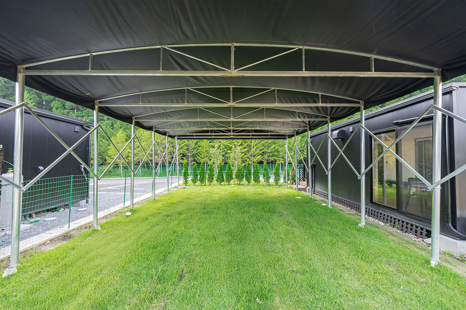 ドッグファーストな宿がもてなす3タイプのドッグラン